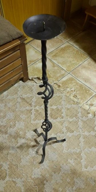 Candelero de forja negro decorativo