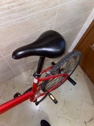 Bicicleta Vintage Roja con tubos