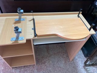 Baldas para monitor y teclado