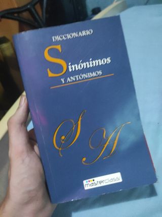Diccionario español y sinónimos y antónimos