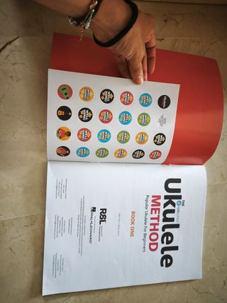 Libro Ukulele Method - Popular Ukulele For Beginne