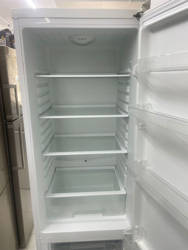 Nevera Benavent Blanca