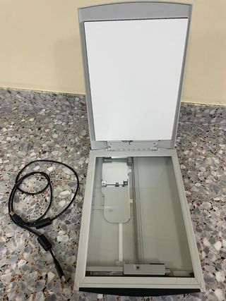Escáner Canon CanoScan LiDE 70 Gris