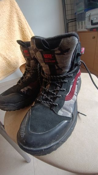 Bota Vans Ultrarange Exo MTE Negra