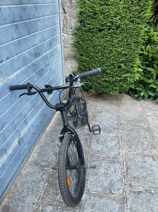 Bicicleta BMX Negra