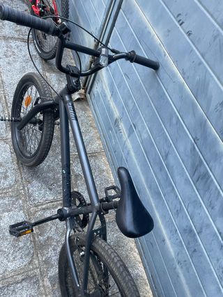 Bicicleta BMX Negra
