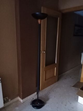 Lámpara de pie metal y madera