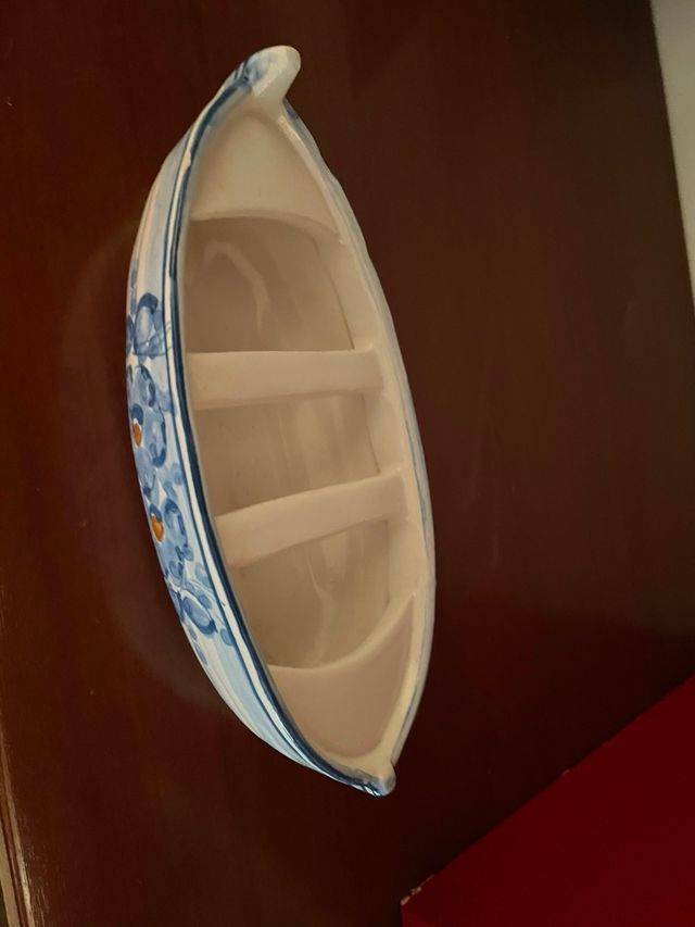 Barchetta ceramica Caltagirone decorata a mano