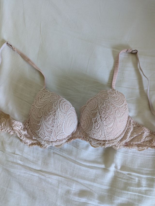 Reggiseno in pizzo rosa