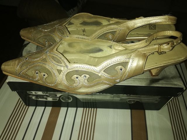 Zapatos de fiesta dorados talla 41
