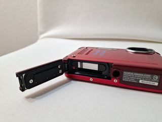 Olympus Tough TG-630 Fotocamera Rossa