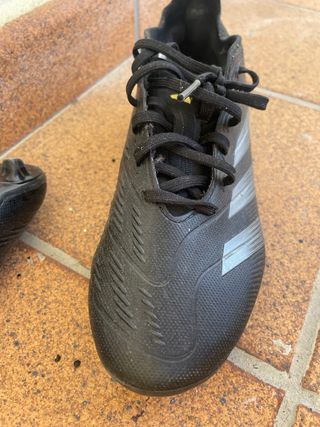 Botas de fútbol Adidas Predator Tacos
Talla 38 2/3