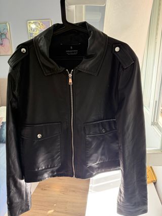 Cazadora efecto piel Stradivarius Negra Talla L