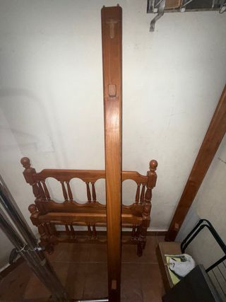 Cama de madera 