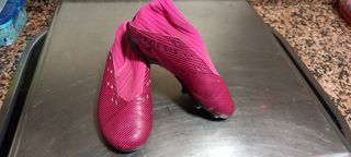 Botas de fútbol Adidas Nemesis rosas