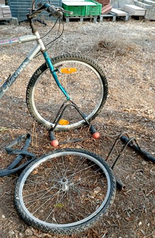 Aparca bicicletas metálico