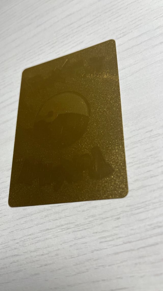 Carta Pokemon Pikachu Oro VMAX Hyper