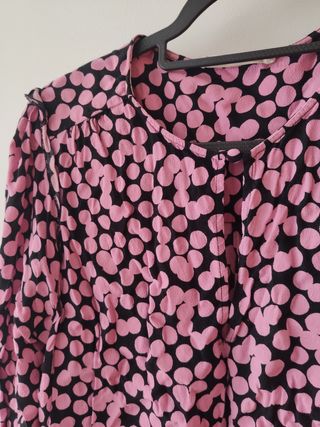 Blusa lunares rosa y negro