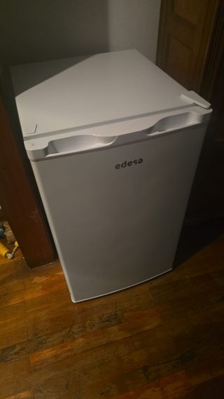 Nevera Edesa pequeña - Nueva con Tara
