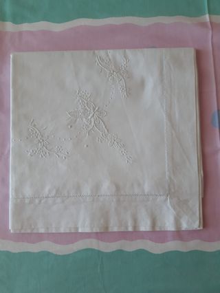 Lenzuolo singolo ricamato in cotone