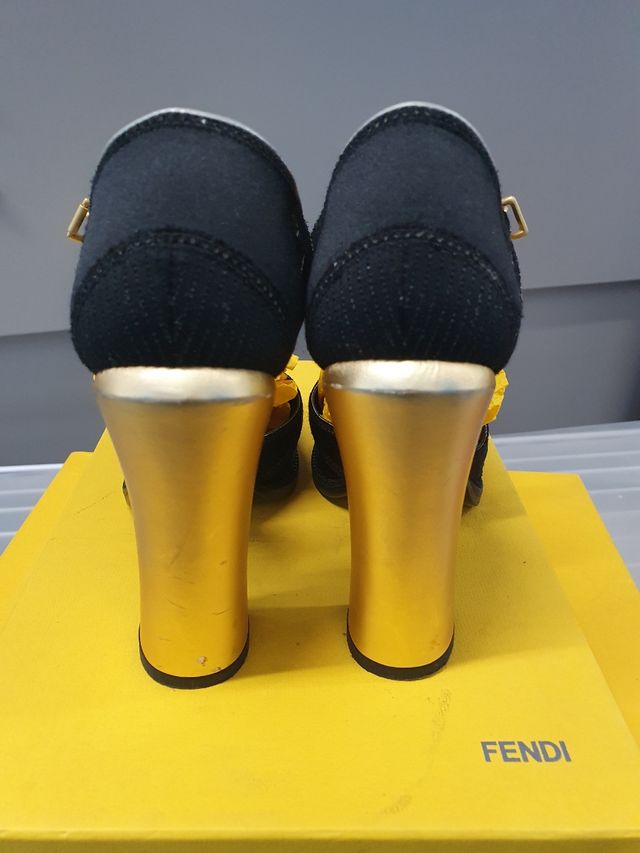 Zapatos de Tacón Fendi Negros
