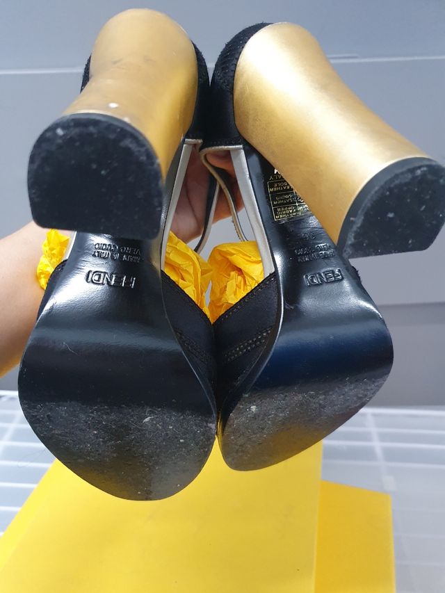 Zapatos de Tacón Fendi Negros