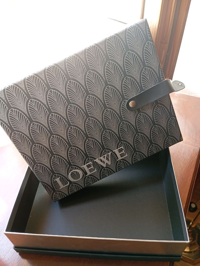 Caixa de cartão Loewe  Vazio Preto
