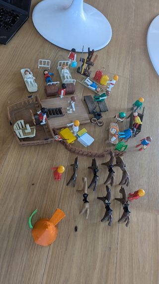 Playmobil Años 70 Barco Pirata y Figuras