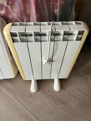 Radiadores de metal blancos