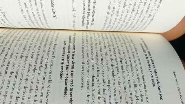 El poder de la rendición: Renuncia al ego, libé...