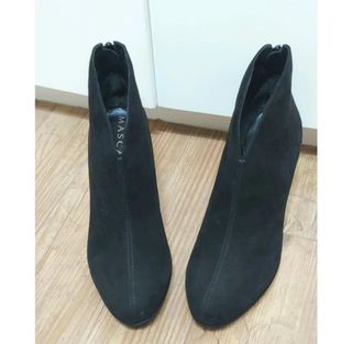 Botines de Ante con tacón Jaime Mascaro 