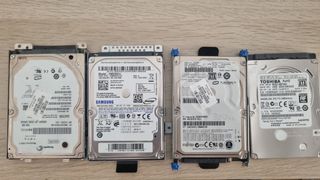 4 Discos Duros 2.5 SATA (Seagate, Samsung, Toshiba