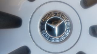 Tapacubos Mercedes  BENZ 16 " con ralladuras