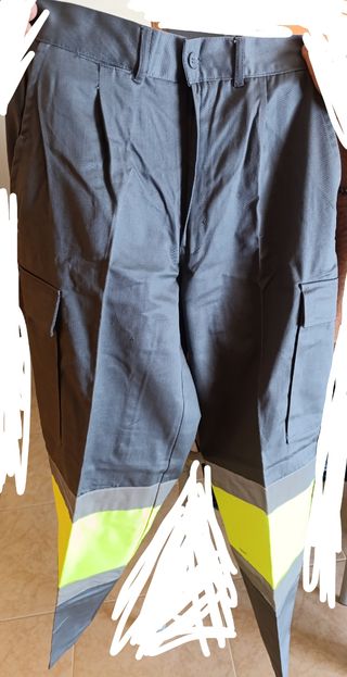 Pantalón de trabajo gris y amarillo