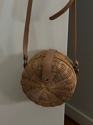 Bolso redondo Gioseppo tejido