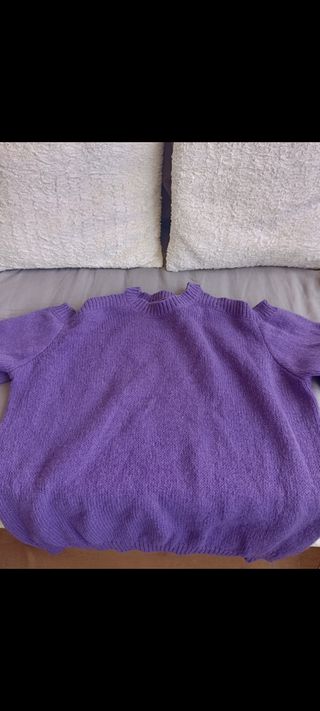 Jersey morado con hombro abierto