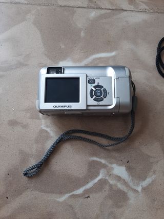 Cámara Olympus Plata
