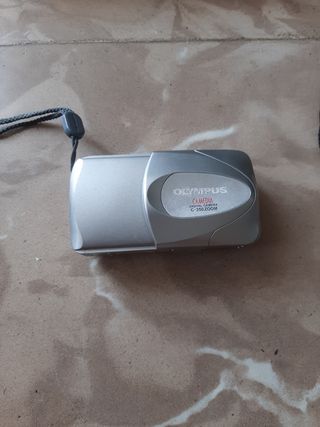 Cámara Olympus Plata