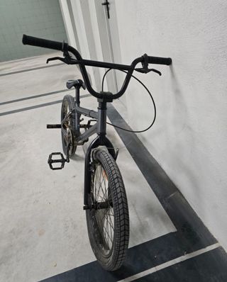 Bicicleta BMX Trucos Negra