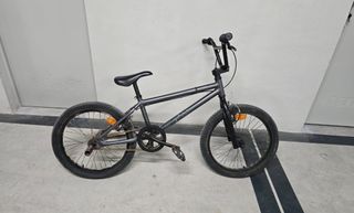 Bicicleta BMX Trucos Negra