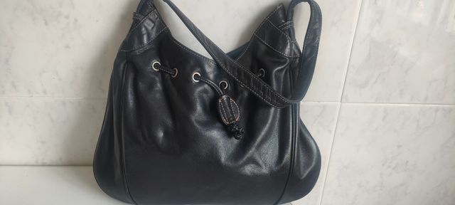 Bolso de piel negro