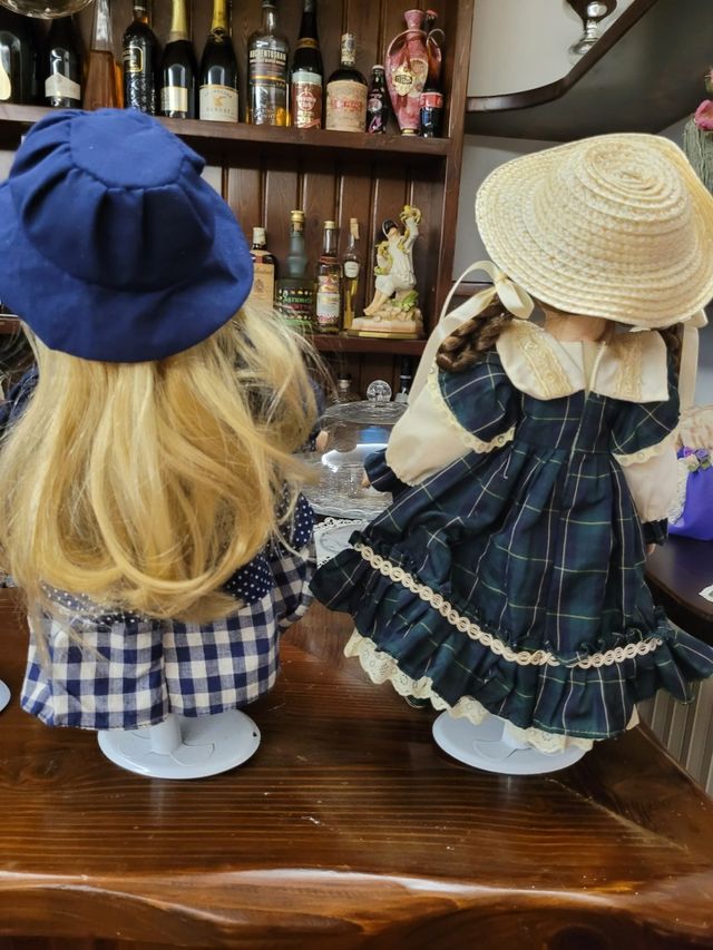 Coppia bambole in porcellana anni '90