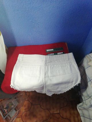 Pantalón corto vaquero blanco mujer