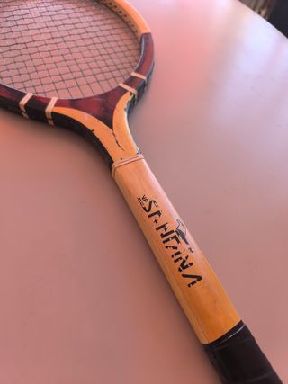 Raqueta de madera vintage