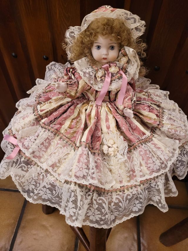 Bambola porcellana anni '90