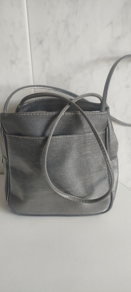 Bolso gris plateado