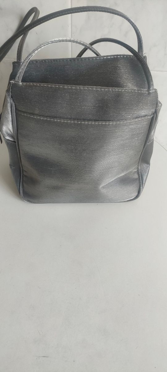 Bolso gris plateado