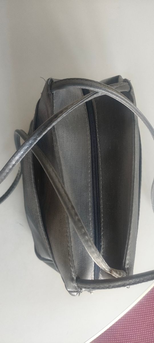 Bolso gris plateado