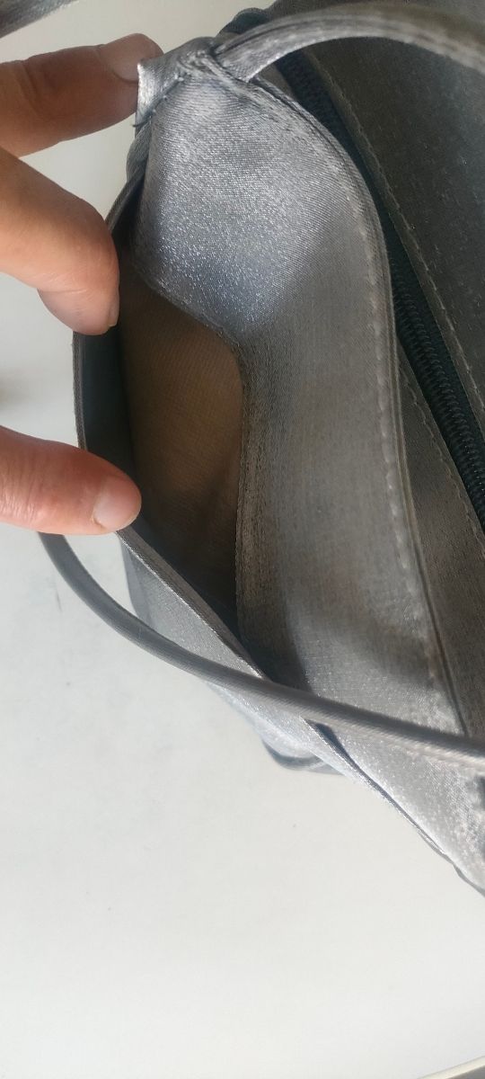 Bolso gris plateado