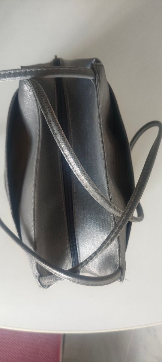 Bolso gris plateado